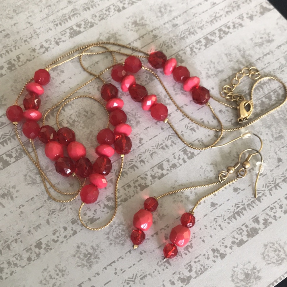 Coral Beaded Necklace & Earrings, Gold Tone with Dark Coral / Pink Beads